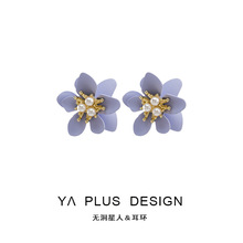 ���ɻ�����Ů������������С���OӋ�ж���hܛ�|���A�o����Ů