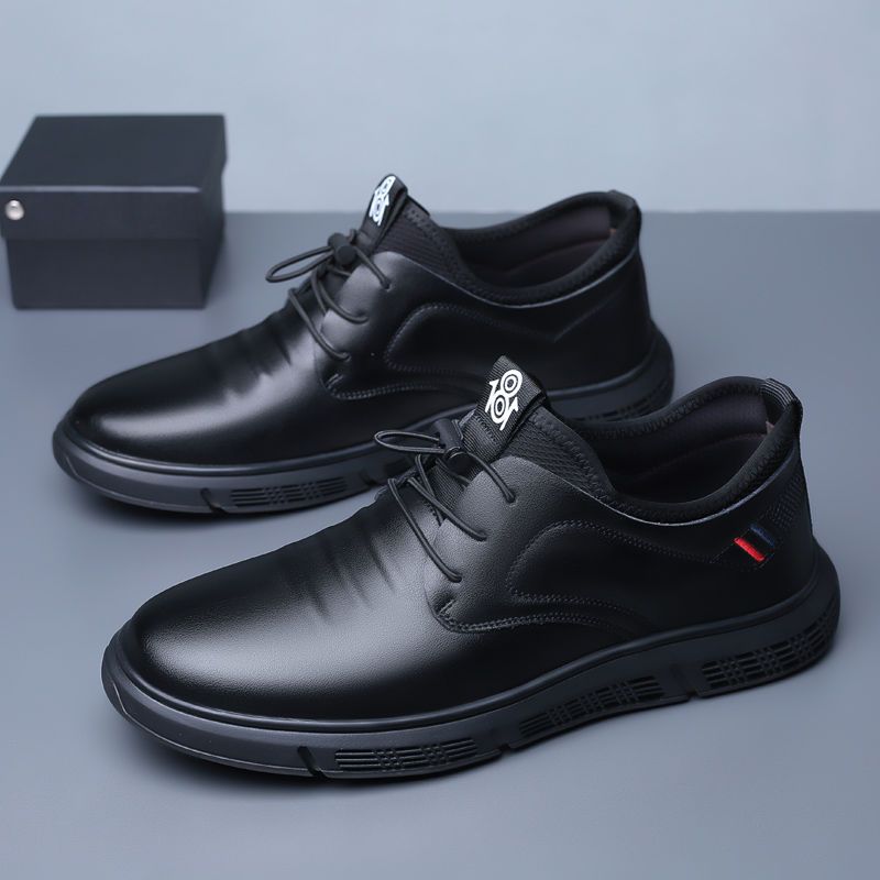 Primavera nuevos zapatos de cuero de hombre cómodos zapatos casuales simples de cuero suave de sol transpirable lazos comerciales zapatos de hombre al por mayor