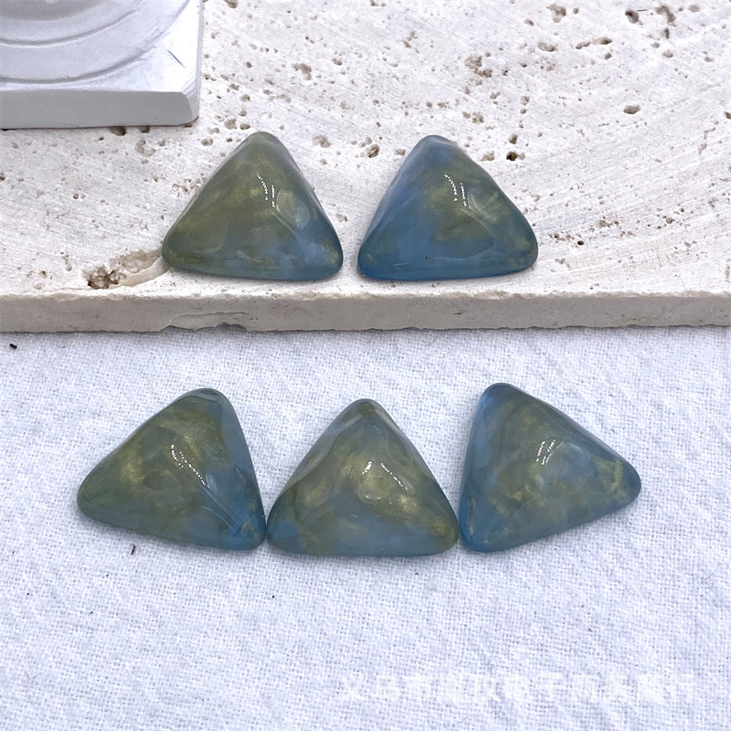 Nuevo oro translúcido perla triángulo resina parche DIY hecho a mano teléfono móvil Shell pendientes horquilla Accesorios