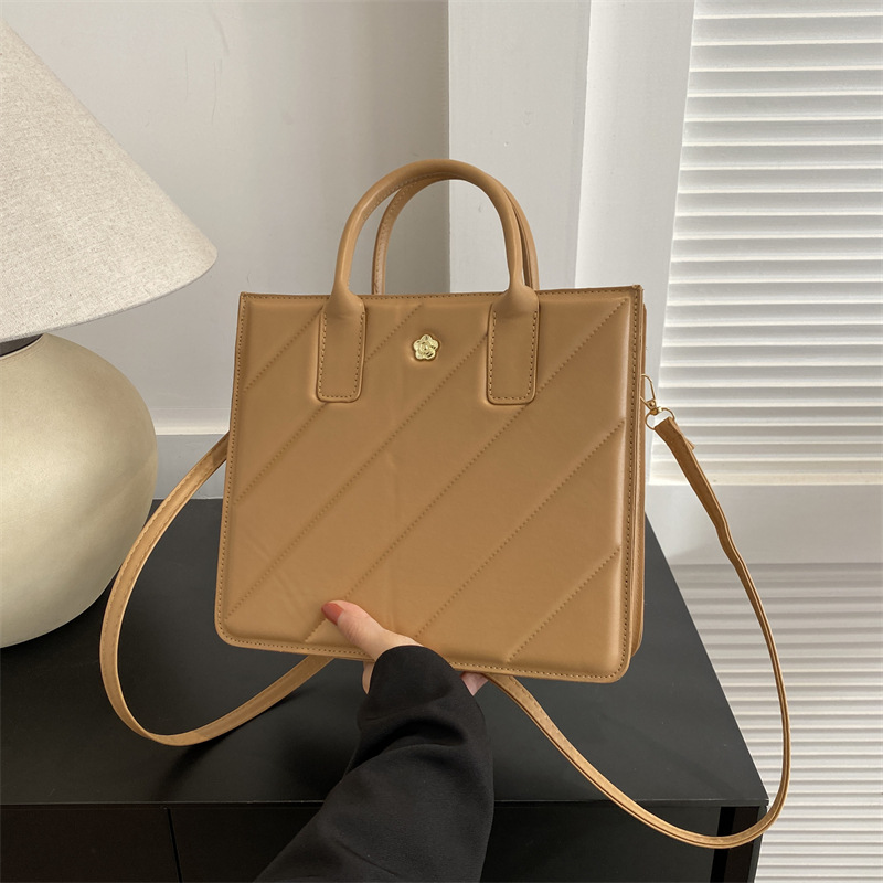Moda del color del caramelo nuevo bolso de invierno de las mujeres de moda bolso de mano portátil simple bolso de hombro ocasional