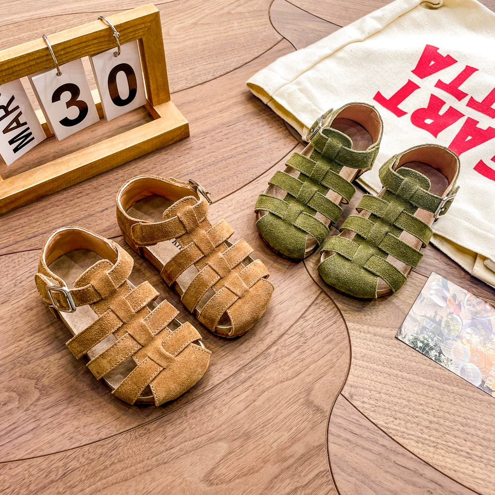 Детские ретро-сандалии в британском стиле, лето 2025, новая модель, для девочек 1-3 лет, мягкая подошва, пляжная обувь