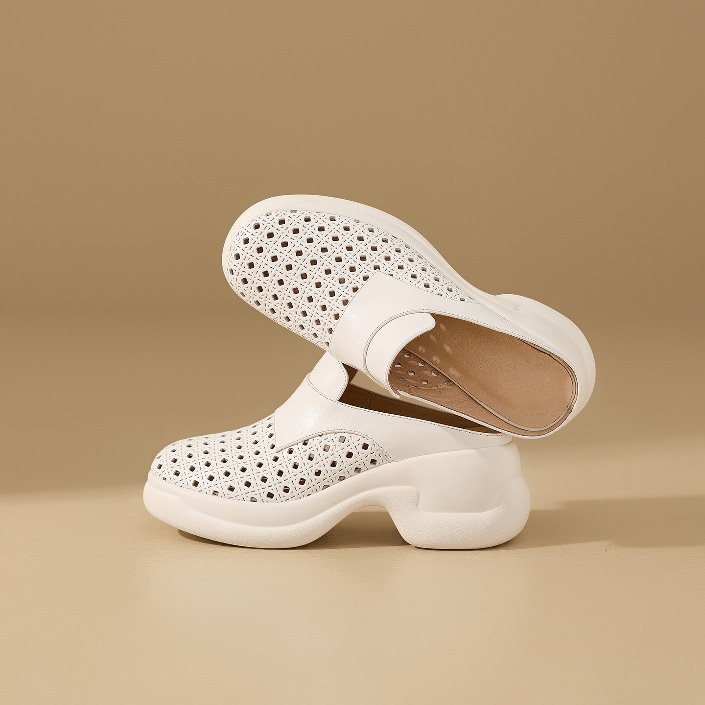 Sandal cao gót nữ mũi hở đế dày 6,5 cm — màu trắng ngà