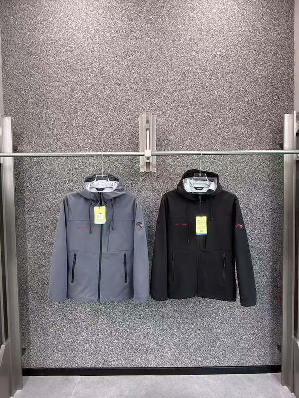 Mammoth Spring/Autumn Hooded Softshell Jacket for Men, Windproof and Waterproof Outdoor Climbing Jacket Mammoth Spring/Autumn Hooded Softshell Jacket for Men, Windproof and Waterproof Outdoor Climbing Jacket