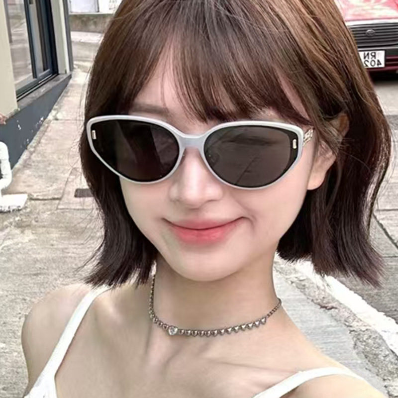 三角猫眼米钉太阳镜防紫外线街拍欧美太阳眼镜时尚辣妹墨镜潮流女