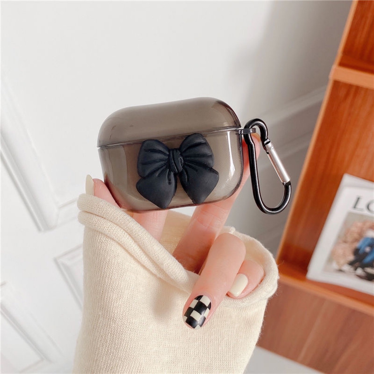 Weathered Black Bow Earphone Case For Airpods And Airpods Pro_voghion.com