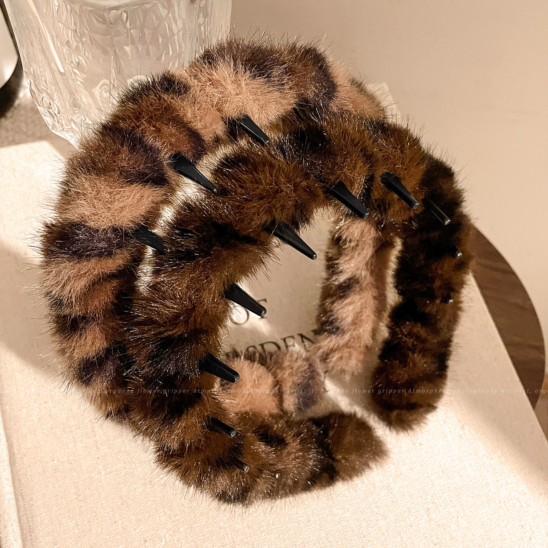Alto grado de sensación de leopardo ondulado cabello de invierno de peluche lavado de cara prensado cabello de cabeza de cabeza de cabeza de artefacto alto cráneo craneal joyería de cabello
