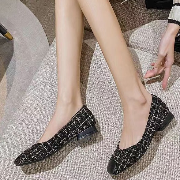 2026 verano nuevo estilo suave viento color cuadrado tacones cuadrados resistentes al desgaste de mujer viaje a la moda de trabajo zapatos simples