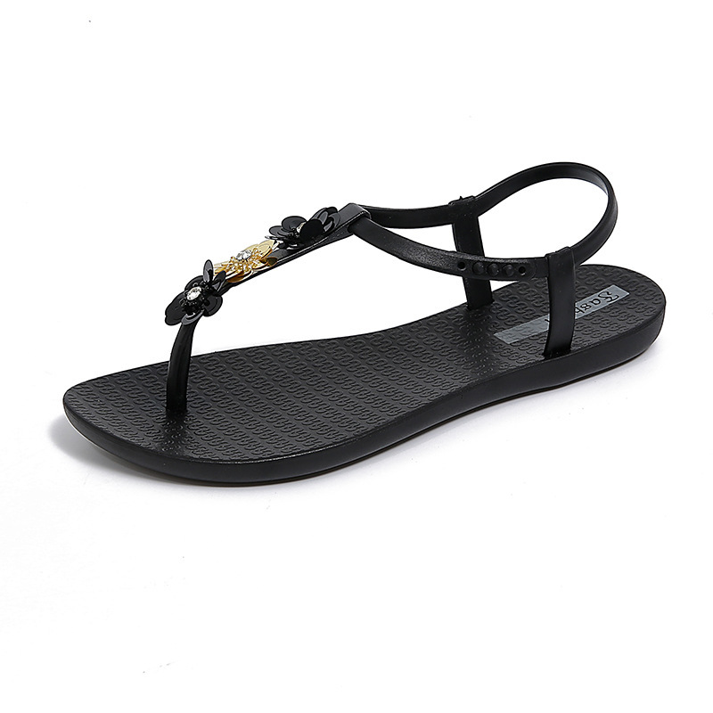 2025 nuevos zapatos de playa zapatillas de moda de verano para mujeres en el mar pendiente de fondo grueso talón clip zapatillas de flip flops al por mayor