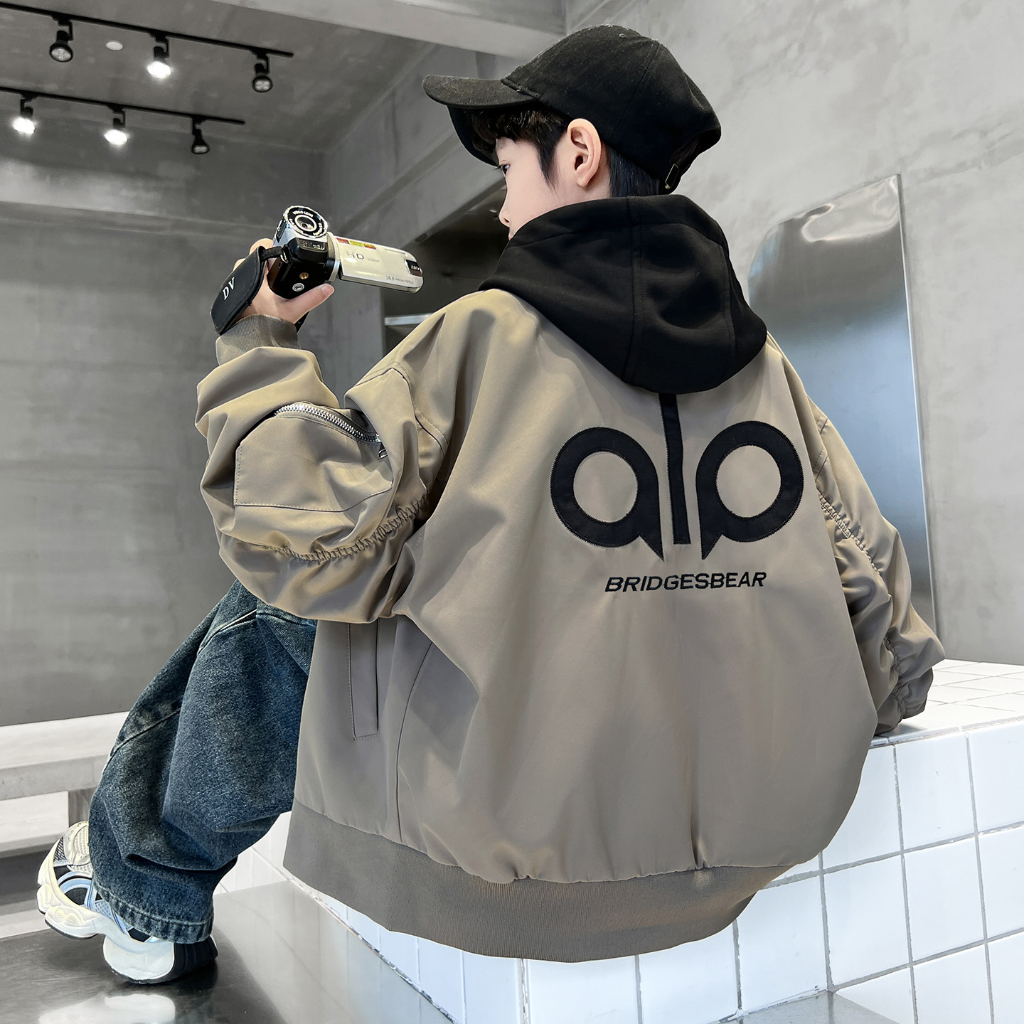 男童外套春秋款2026新款加绒棒球服中大童男孩儿童夹棉连帽夹克潮