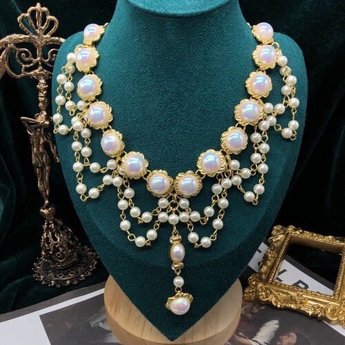 Western Medieval Necklaces, Macai Shell Pearl Pendant Necklace, Braided Necklace, Fashionable Clavicle Chain Earrings Set