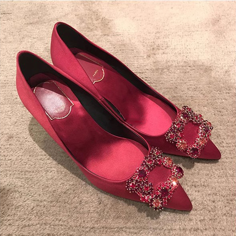 Su Yueyan, la misma temporada de boda ~ seda poco profunda, botón cuadrado, diamante de tacones altos, zapatos de bodas rojos de mujer