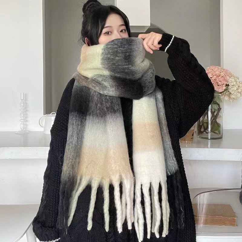 虹の格子のフリンジのマフラーの女性の秋冬の欧米の大きい札の色はカシミヤの馬の毛のマントのようです。|undefined