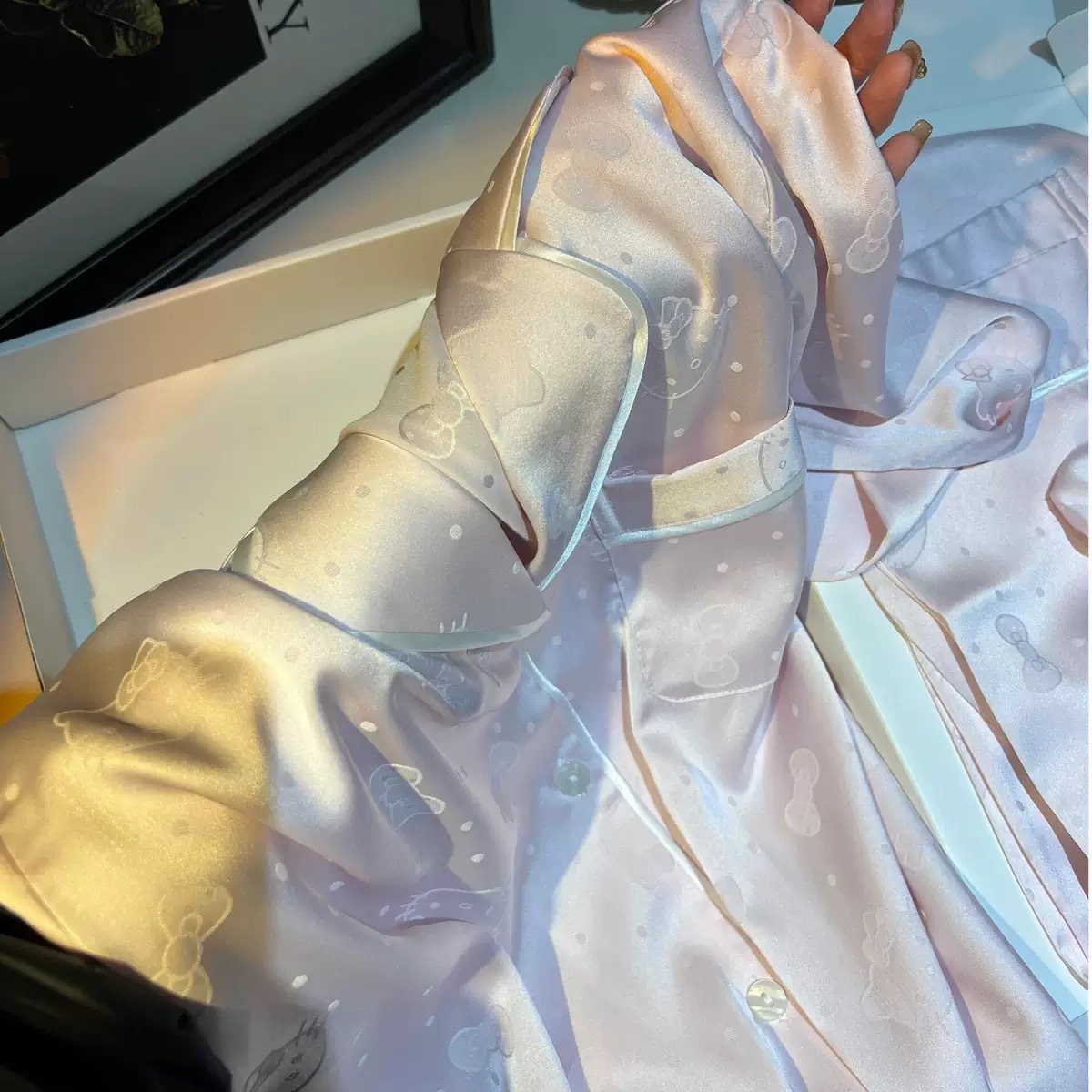 핑크색 긴팔 바지