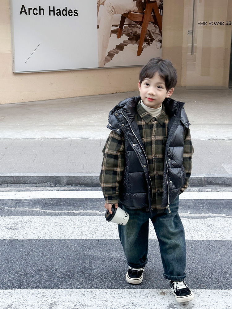 Ropa infantil para niños chaleco de pluma 90 blancos de invierno 2025, nuevo chaleco de aire extranjero para niños de mediana edad, abrigo cálido image 5
