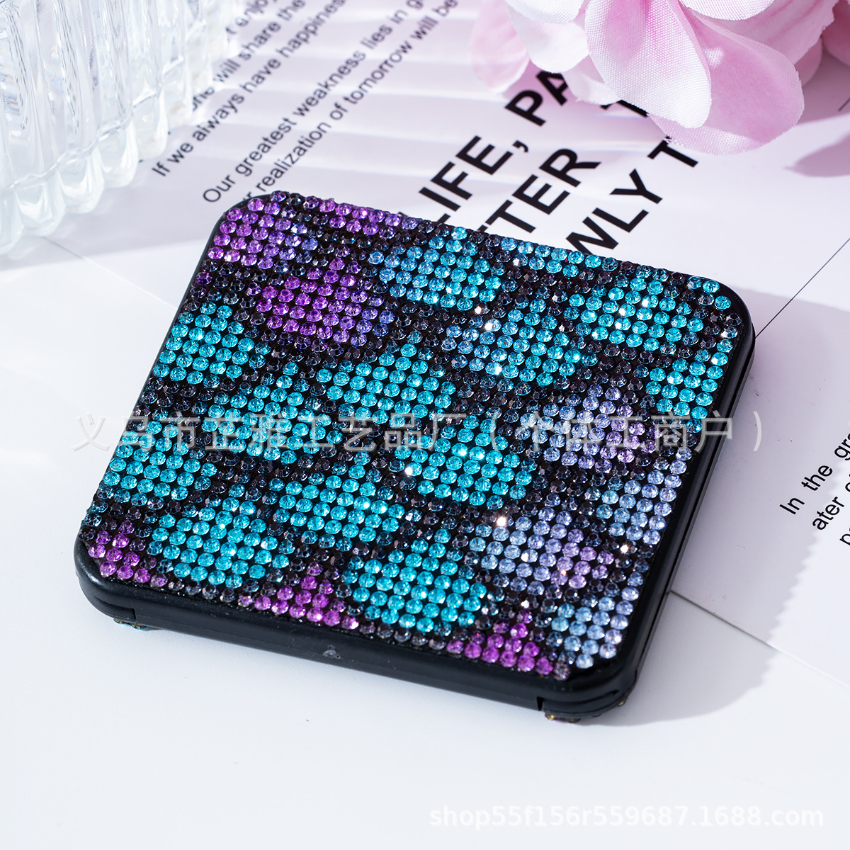 Espejo de maquillaje portátil de moda con incrustaciones de diamantes de imitación Espejo de maquillaje Regalo Espejo cuadrado plegable portátil Espejo plegable de doble cara de mano lote