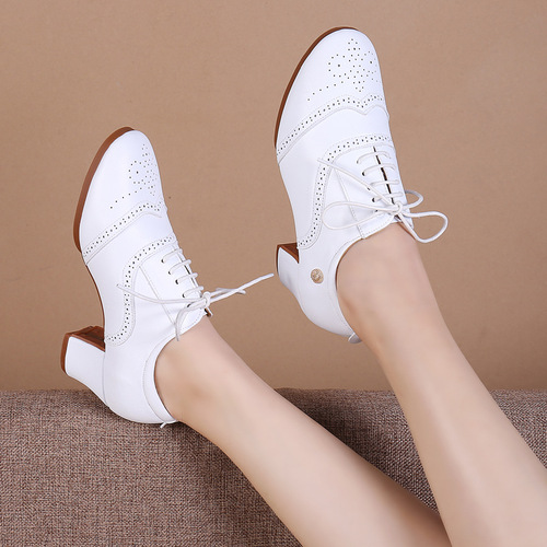 Dance shoes for female teachers, Latin dance shoes, ballroom dance shoes, square dance shoes, soft soled, perforated dance shoes