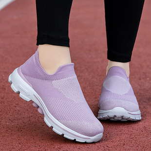 Old Beijing Cloth Shoes 2025 New Spring and Summer Slip-On Leap Month Mom Shoes for Middle-Aged and Elderly Comfortable Walking Shoes for the Elderly