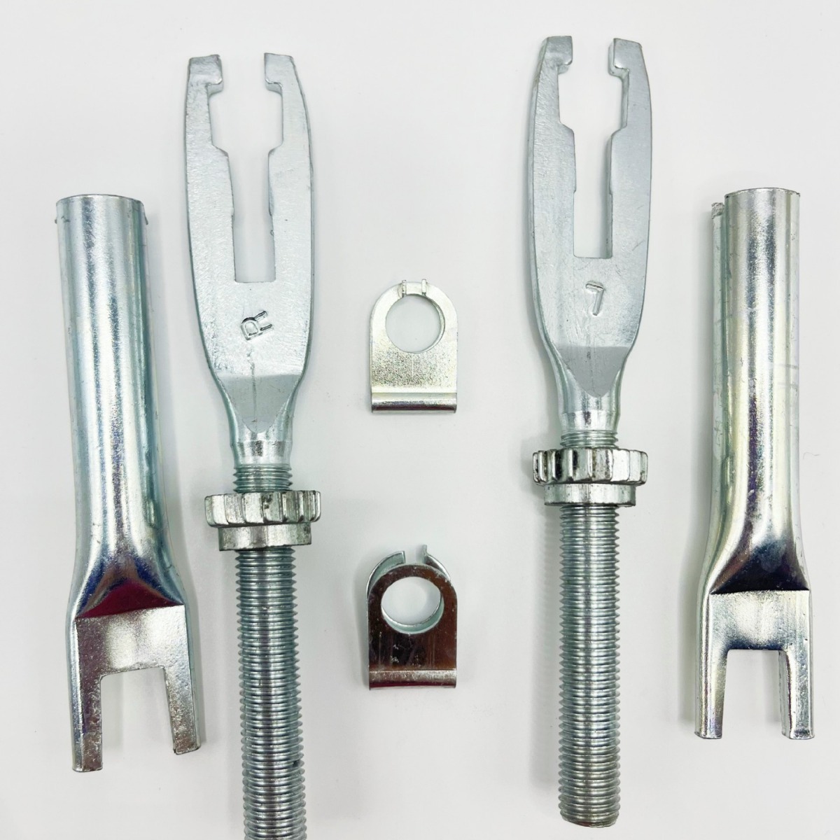 Aplicable para el kit de reparación de frenos traseros de Toyota HILUX VIGO 4WD 04943 - OK045 040 030