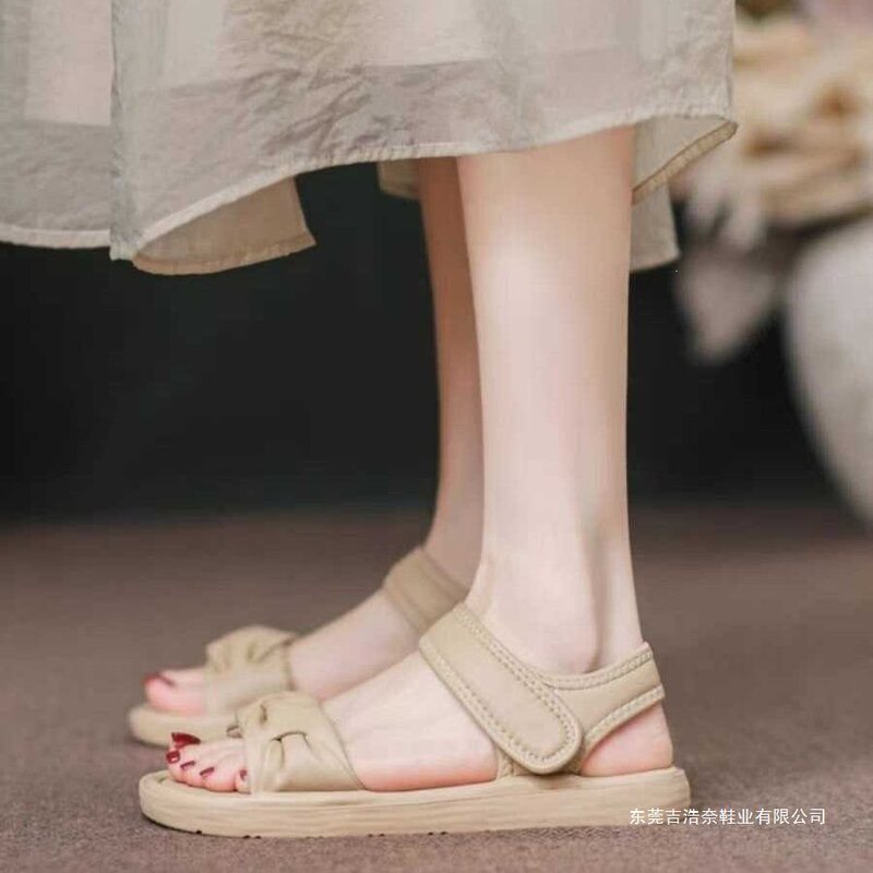 Comfortable Roman sandals for women, genuine soft leather, 2026 summer new model, open-toe, thick-soled, flat beach shoes for women to pair with skirts