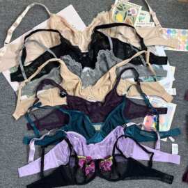 法式蕾丝波点内衣女大胸显小性感纯欲上托防下垂收副乳舒适文胸罩