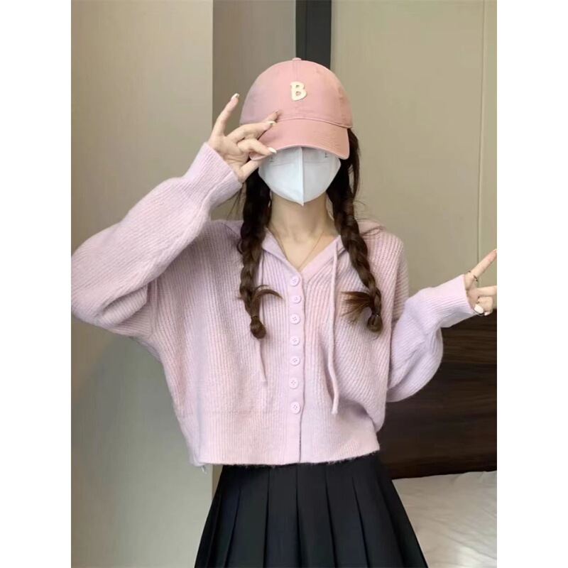 Thick and short knitted sweater, high-waisted, slimming, autumn and winter hooded cardigan, knitted jacket, 2026 new style, pure and alluring inner layer