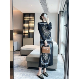 连衣裙;女式T恤;半身裙