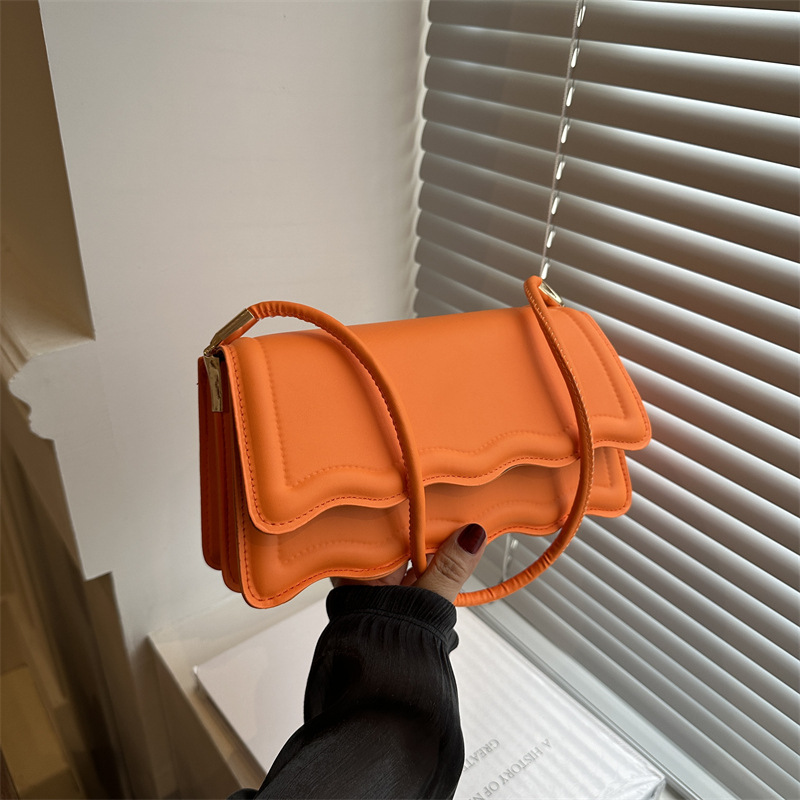 Bolso de hombro retro 2024 primavera y verano nuevo color caramelo estilo estilo estilo extranjero literatura y arte minimalista bolso bajo la axila bolso pequeño