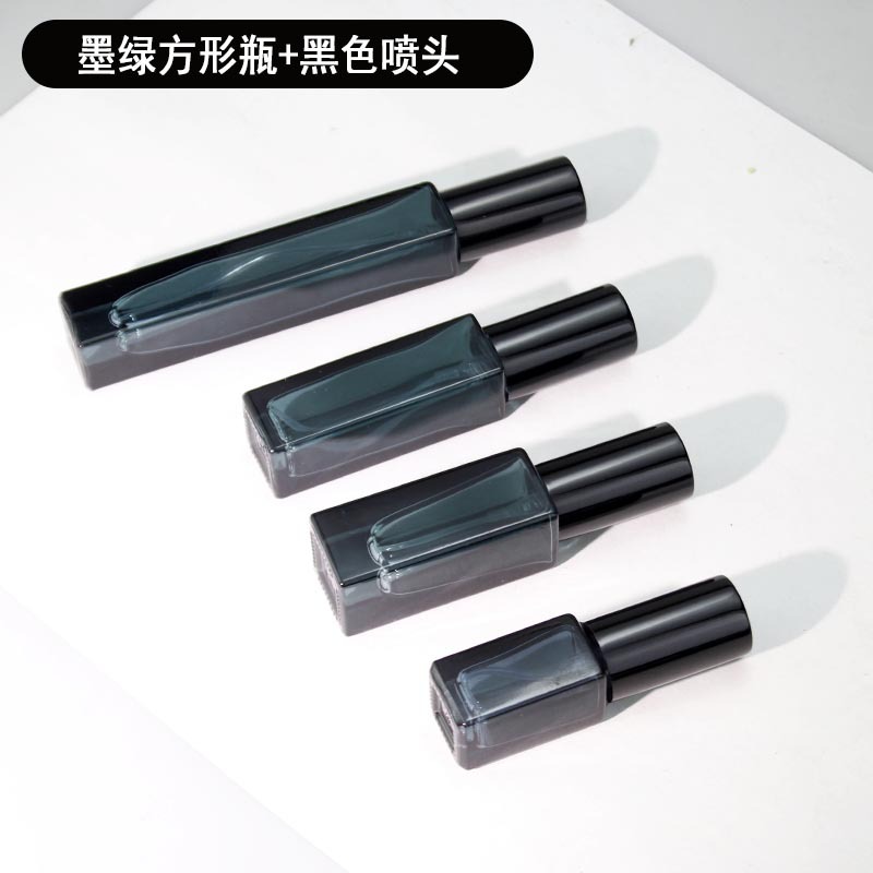 墨绿