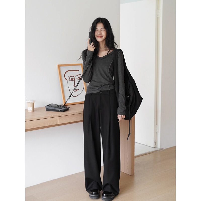 グレーのVネック、右肩長袖Tシャツ、女性用、秋の新作、スリムフィット、インナーウェア、デザイン性のあるニッチなフィッシュボーントップス|undefined