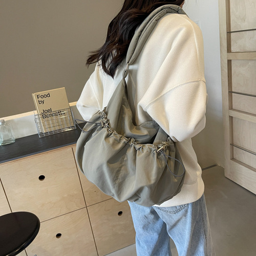 New 2024 University Students Pleated Bag Casual Smart Outdoor Korean Style Nylon Bag Large Capacity Women's Crossbody and Shoulder Bag Instagram Style