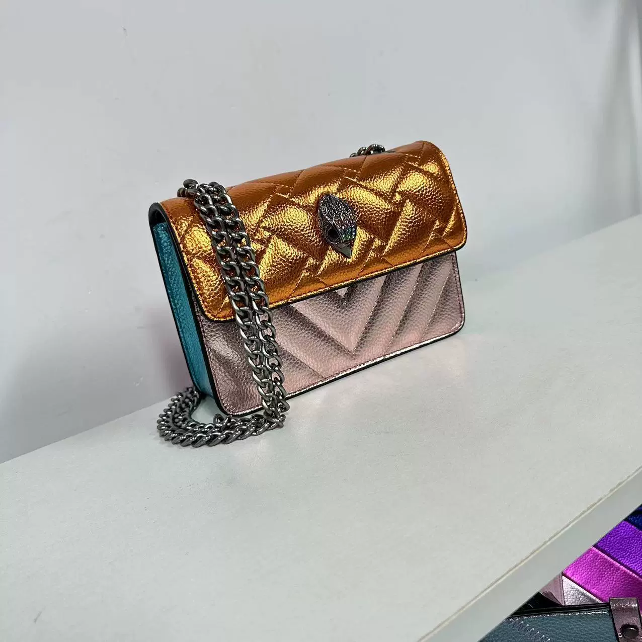 Новый женский сумка British Kurt Geiger, нишевая и универсальная, бриллиантовая V-строчка, нитка, одиночная плечовая через-плечная сумка на цепочке