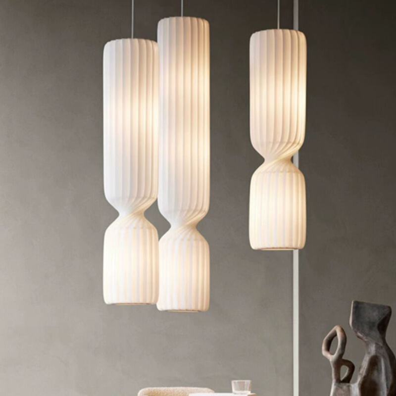 Japanese-Style Pleated Fabric Long Pendant Light, Japanese Zen-Inspired Gourd Silk Lamp, Ambiance Light for Homestay, Restaurant, Bar Counter