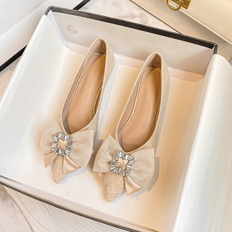 Фабрика Оптовая плюс размер Женская обувь Кристалл Квадратная пряжка с бантом Одиночная обувь Мелкий рот лук Туфли на плоской подошве Пригородные одиночные туфли