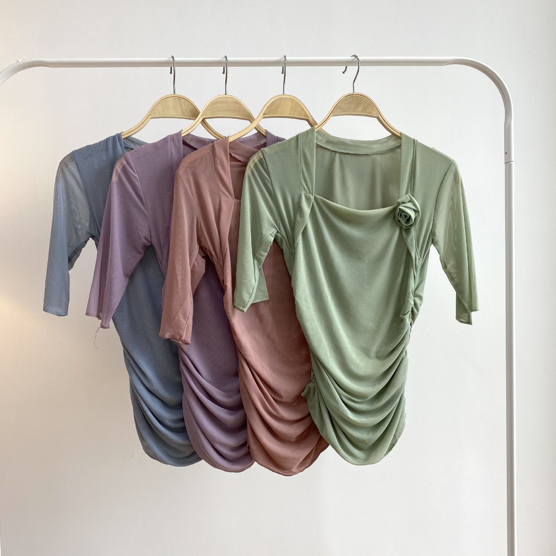 手工玫瑰花五分袖网纱气质方领打底衫