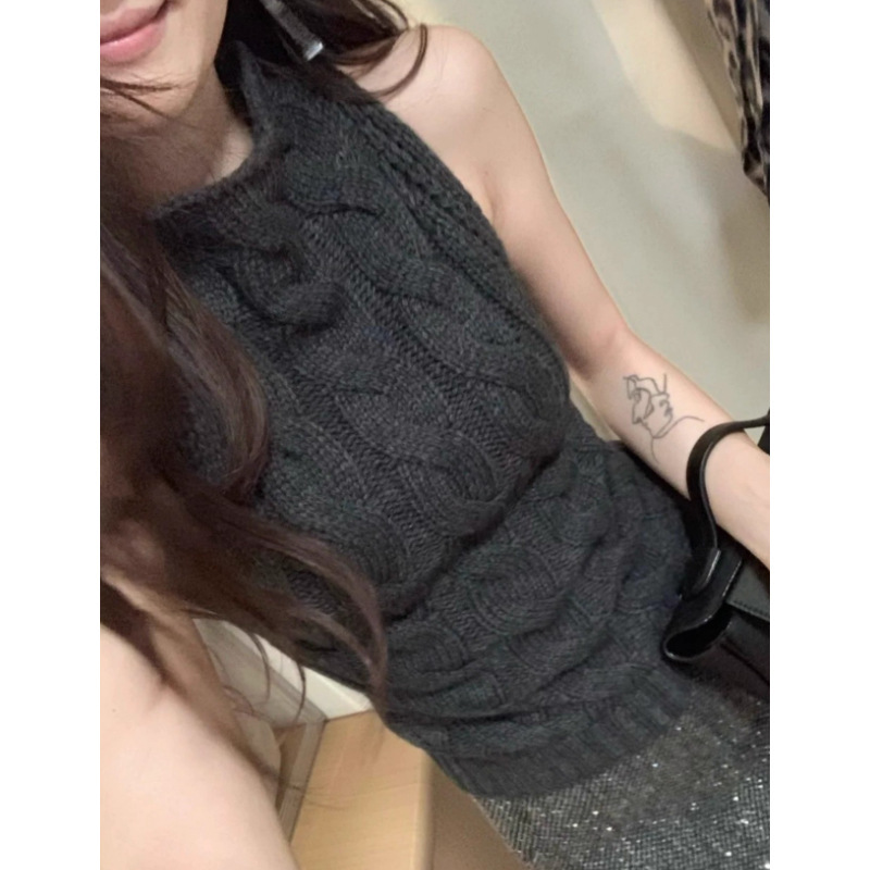 Retro Gray Half-High Collar Cable Knit Vest for Women, Suitable for Autumn and Winter, Can Be Worn as an Inner or Outer Layer, Slim Fit Sleeveless Cardigan for Layering