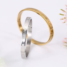 项链;手链;钥匙扣