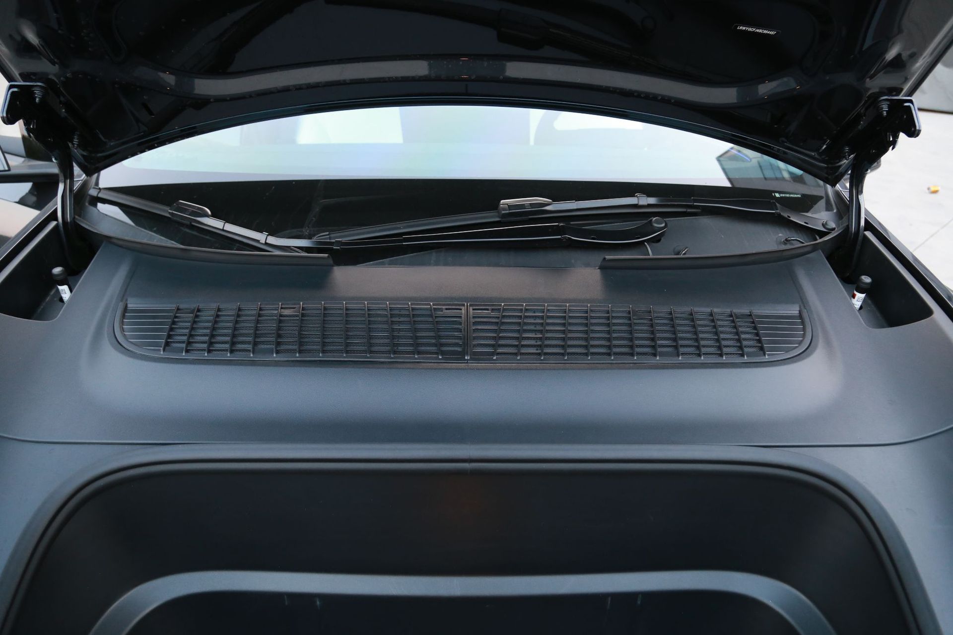 Suitable for Tesla's 25 New Versions of Model Y Juniper Air Inlet Anti-Pollution Net and Anti-Insect Net Modification Accessories