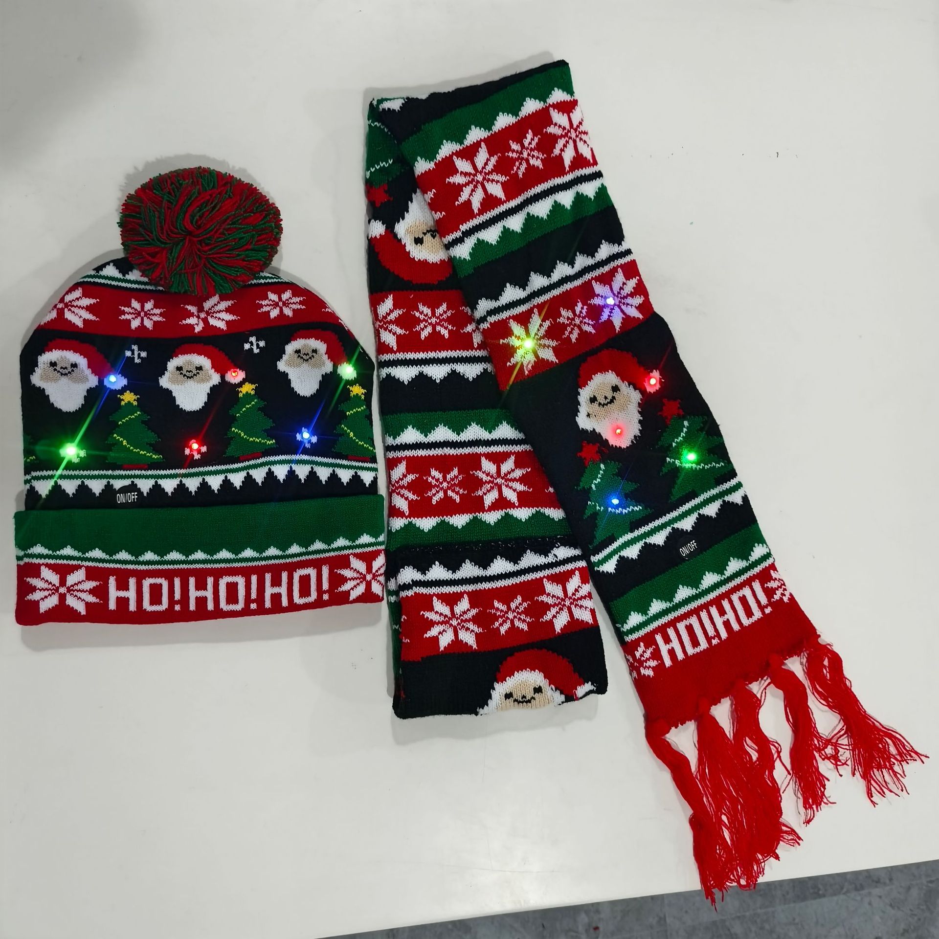 Spot árbol de Navidad sombrero bufanda con luz LED deslumbrante traje de dos piezas letras de punto animal jacquard fan bufanda