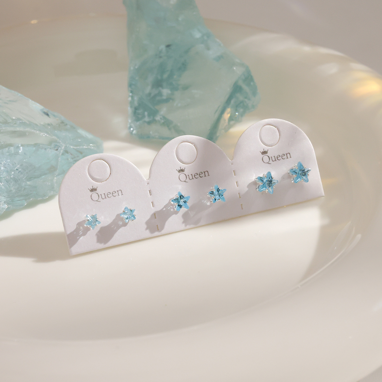 Juego de pendientes de aguja plateados, sencillos y compactos para mujer, pendientes geométricos en forma de corazón, bonitos, dulces y versátiles, venta al por mayor para puestos de mercado