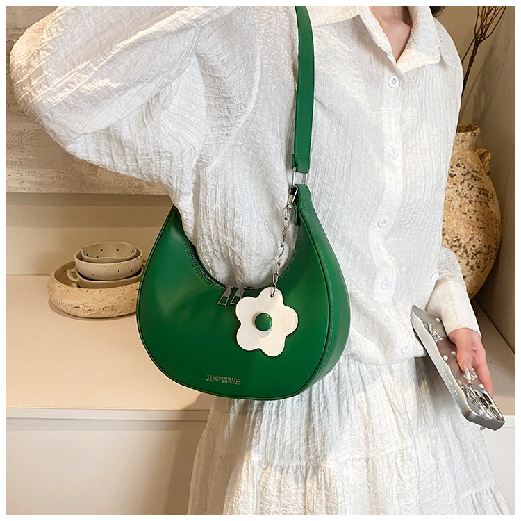 Cross-border women's bag 2024 New style, trendy texture, versatile, ins fashion single-shoulder armpit bag, small flower pendant, crescent moon bag undefined