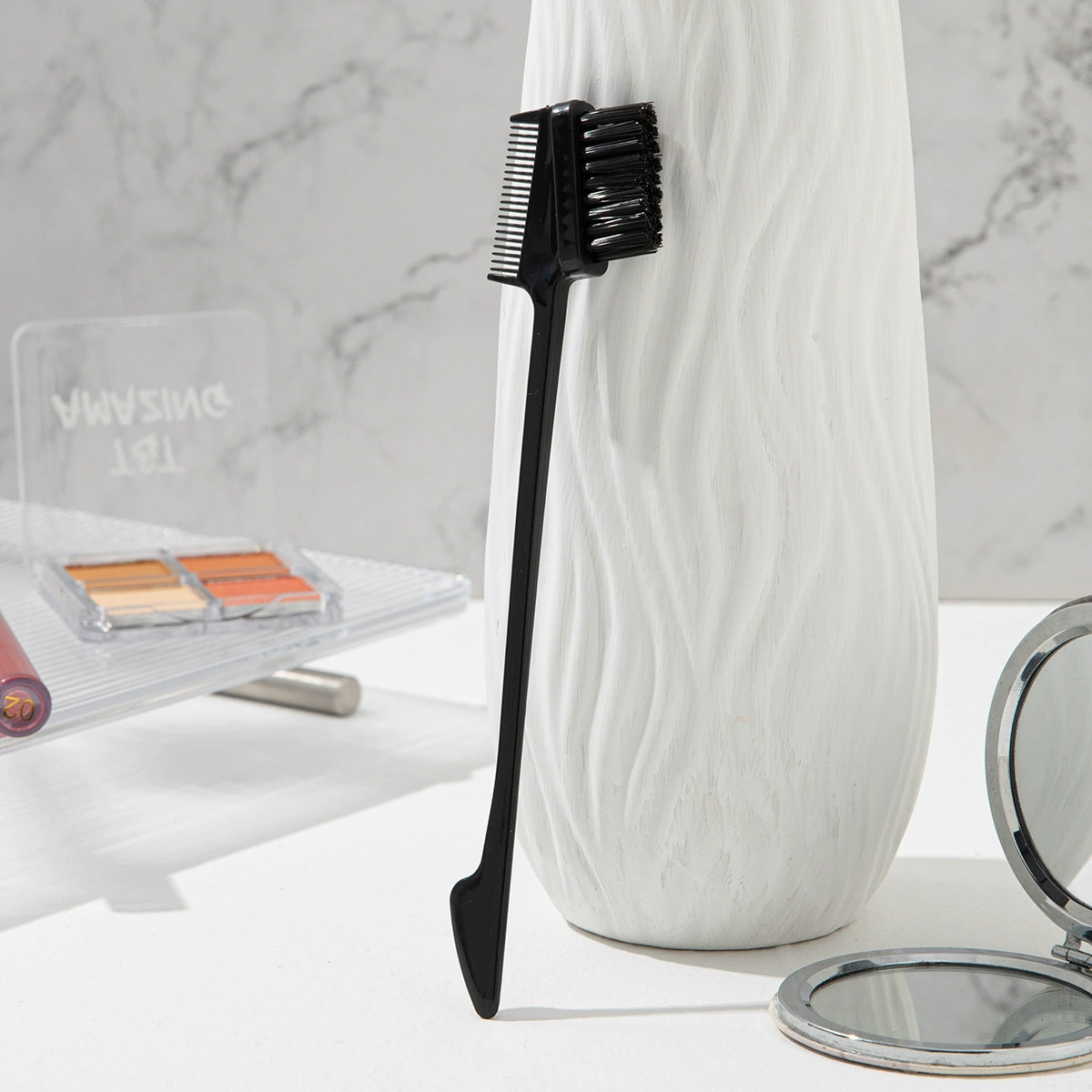 Double-sided brush for eyelashes, wax (Двусторонняя щетка для ресниц, воск)