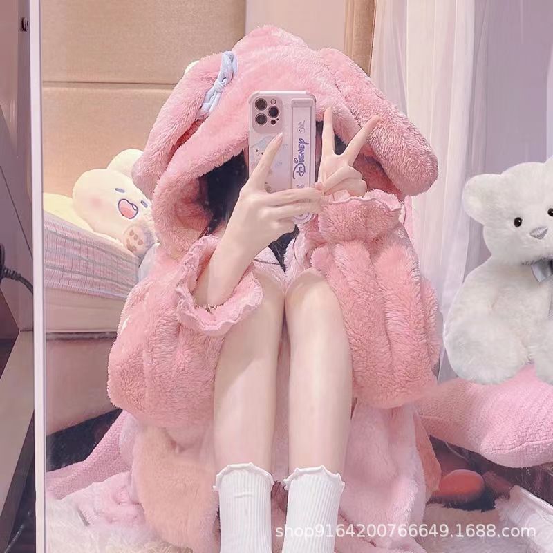 Internet celebridad nuevo Otoño e Invierno coral polar pareja Pacha fresa oso camisón traje largo engrosada entrega de apoyo