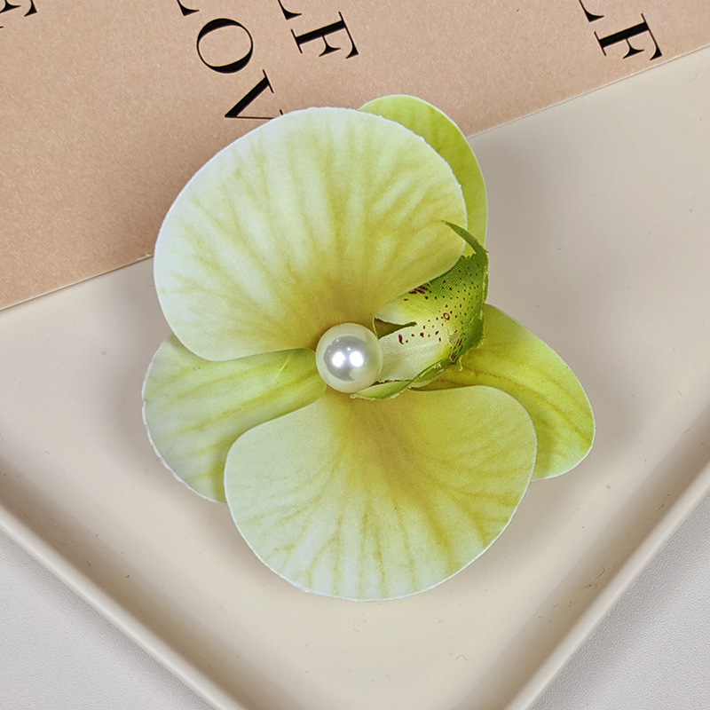 Phalaenopsis light green (with hairpin)