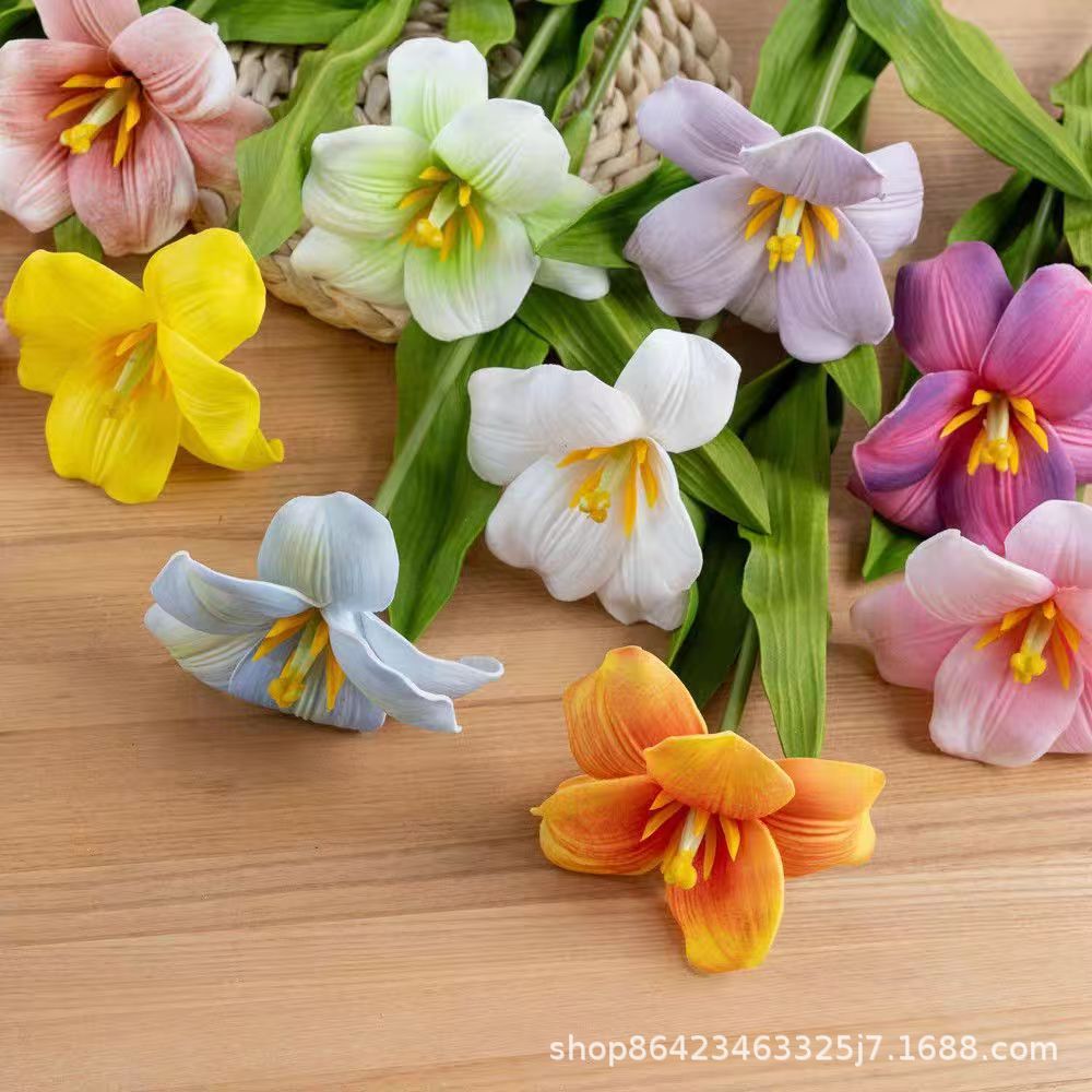 Artificial Tulip Props with Realistic Smiley Face, Pu Tulip Soft Rubber Artificial Flowers for Cross-Border Wedding Decoration