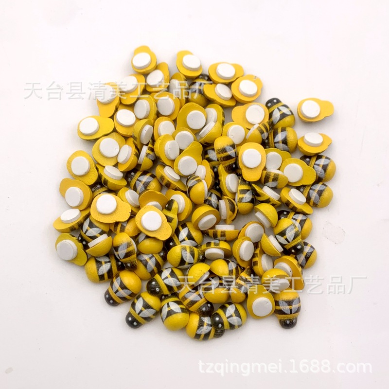 Lindo y creativo de madera de dibujos animados escarabajo rojo mariquita pintada abeja amarilla autoadhesiva pieza 100 pc/paquete