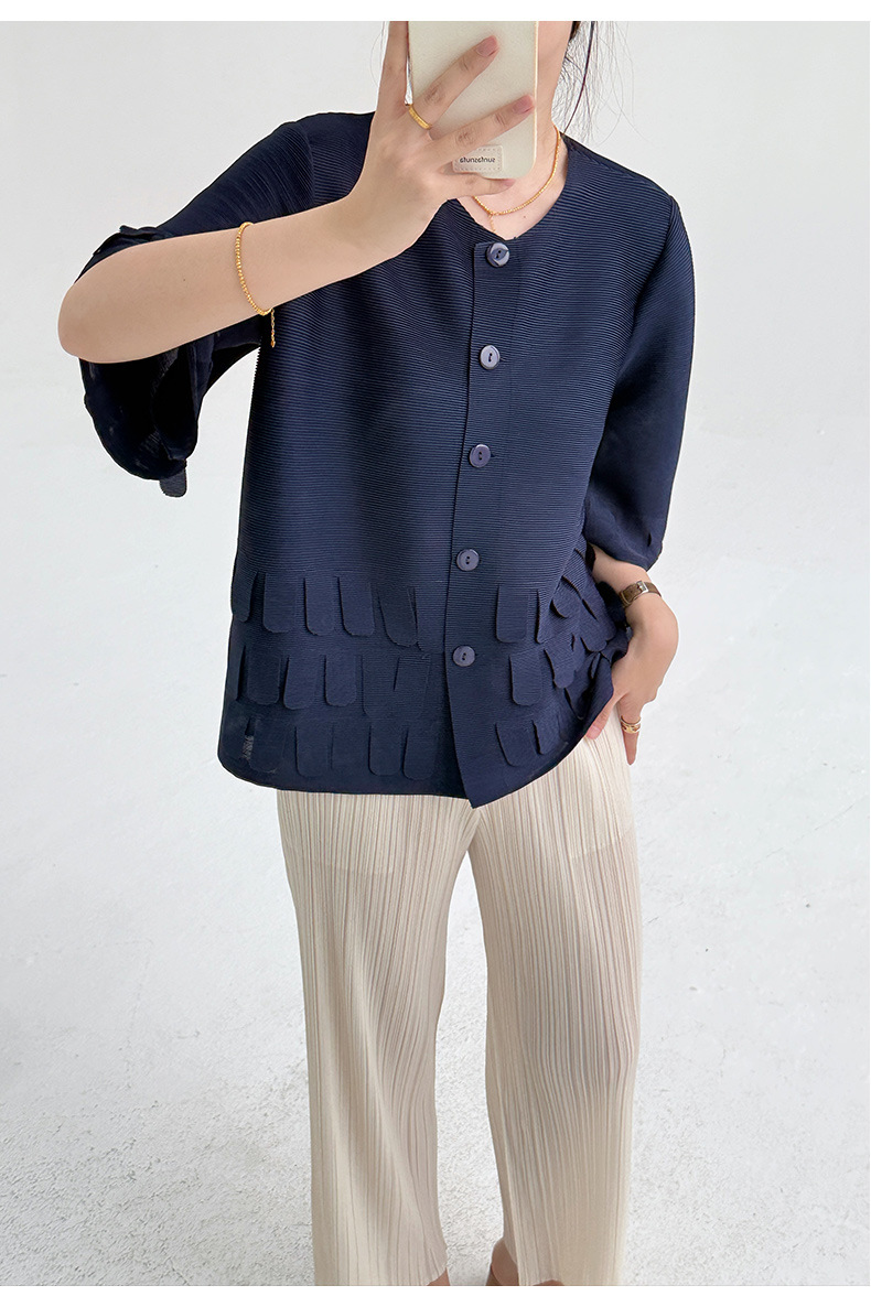Áo cardigan nữ dáng váy xếp ly tay ngắn phối dáng rộng — Màu đen chi tiết 10