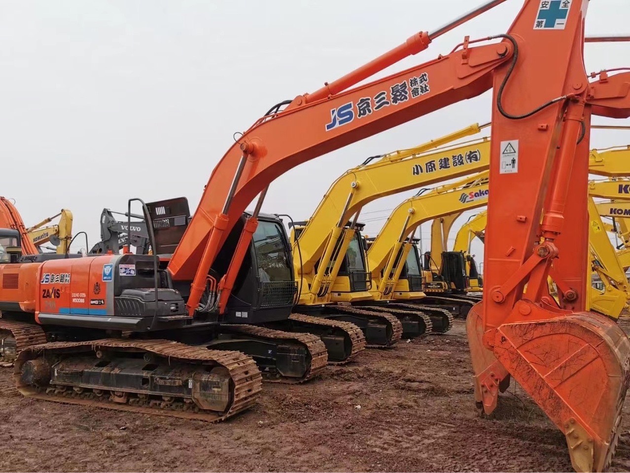 Exportación de línea nacional y extranjera de segunda mano Hitachi 200 210 220 240 250 excavadora para enviar accesorios