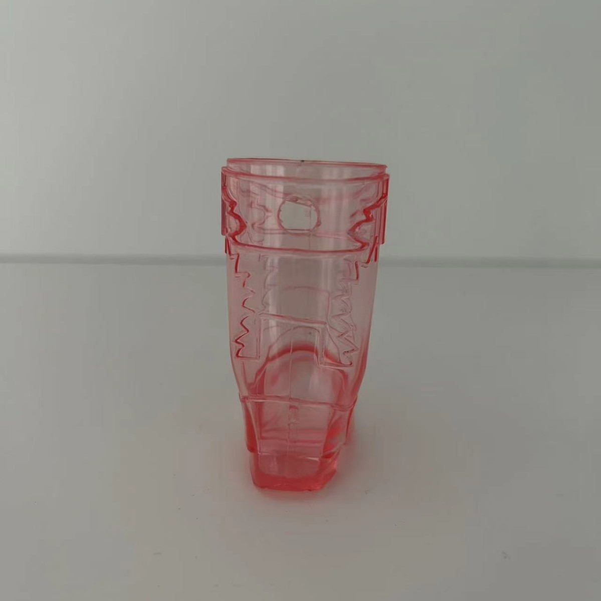 Розовое большое отверстие (7-8 мм)