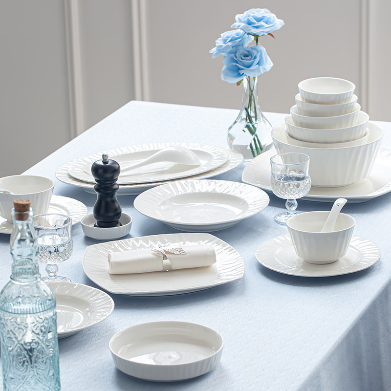 Bonwill blanco puro creativo barra vertical francés juego completo de platos de porcelana de alta temperatura combinación opcional para el hogar al por mayor