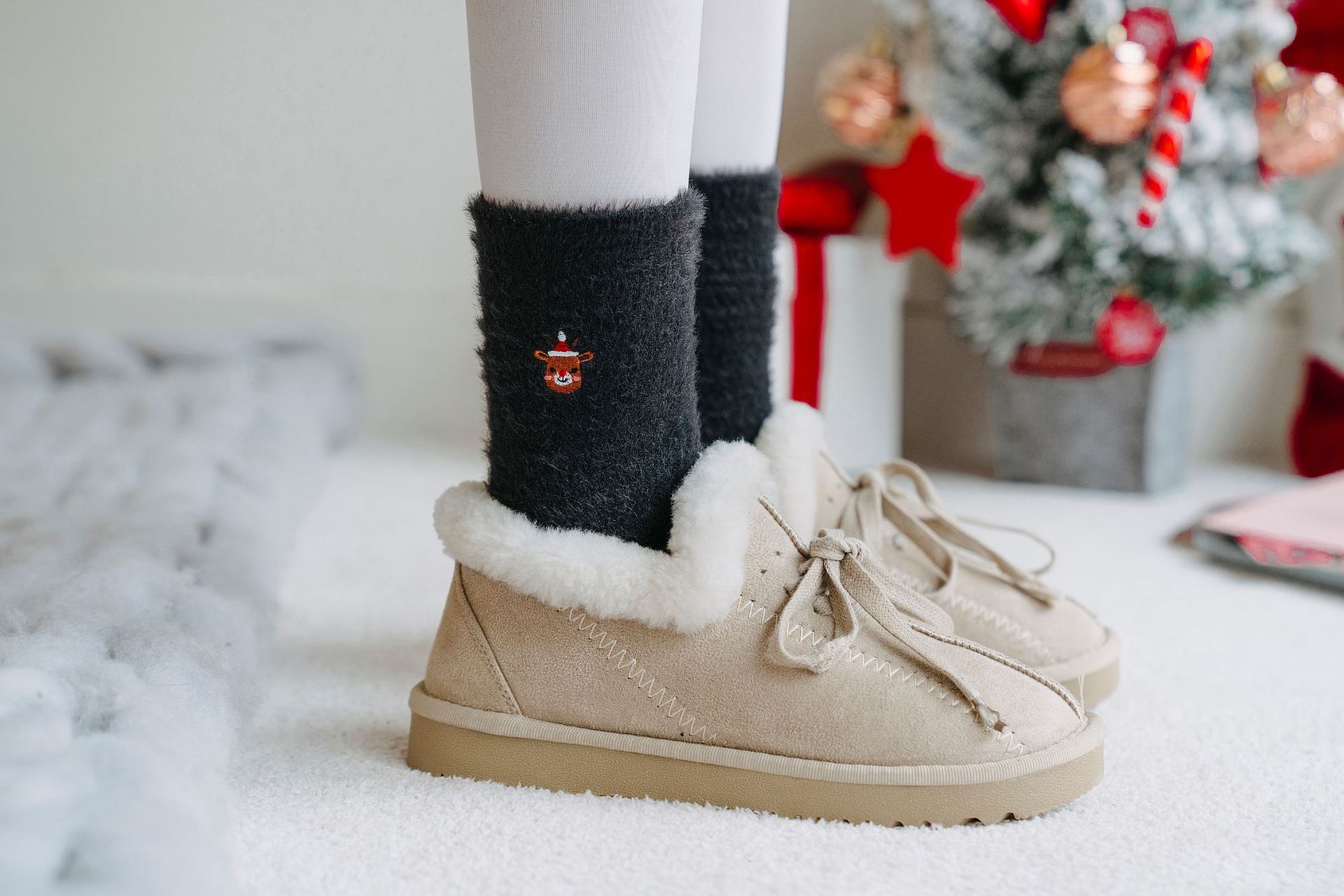 Femmes Mignon Couleur Unie Coton Crew Socks Une Paire display picture 1